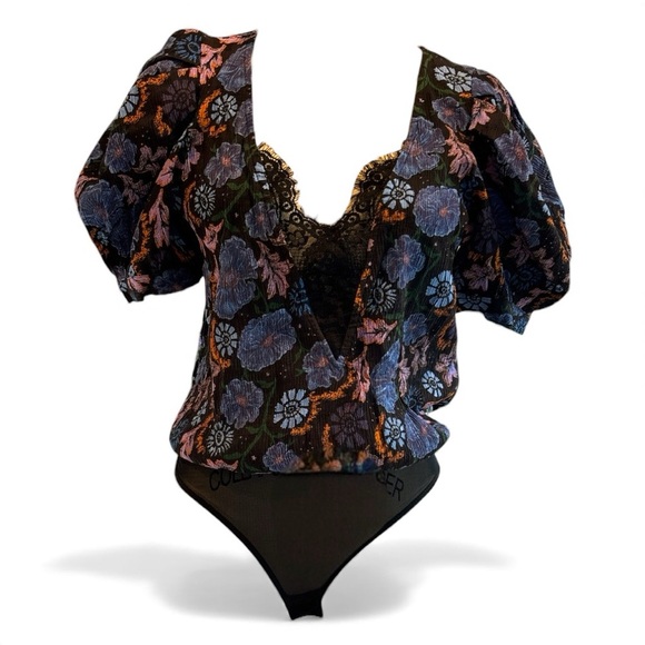 Free People Bodysuit XS • Floral Puff Sleeve Lace Trim Boho Top - Picture 3 of 4